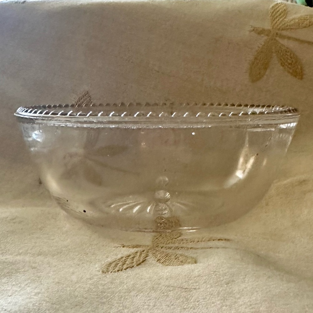 Vintage Clear Glass Beaded Edge Star Bottom Round Bowl.